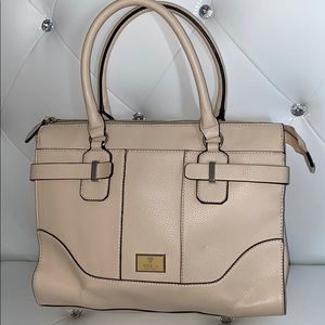 Guess Purse. Excellent Condition.